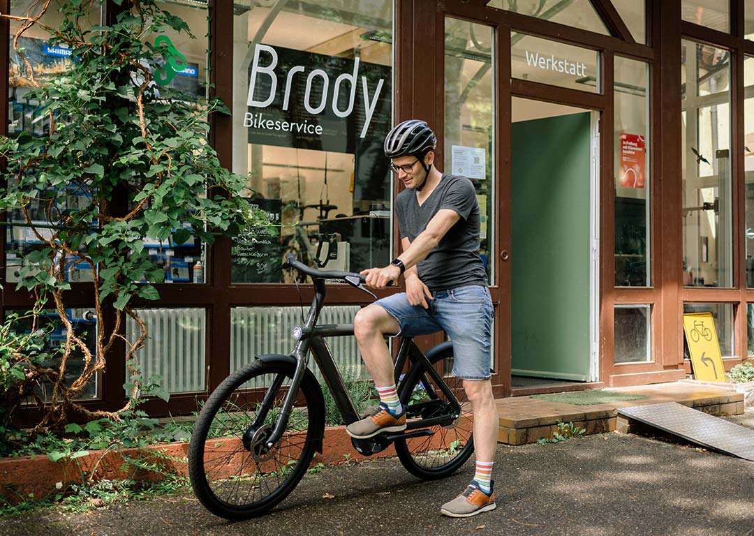 VanMoof Partner in Freiburg - Werkstatt für Fahrradreparatur & Verkauf von VanMoof